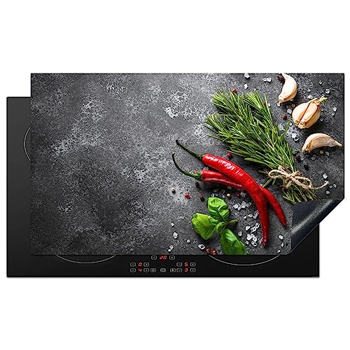 KitchenYeah© Herdabdeckplatte Einteilig Küche Abdeckplatten für Herd Abdeckung Induktionskochfeld Ceranfeld Aufrollbare Matte Pfeffer - Kräuter - Gewürze - Beton - 91.6x52.7 cm von KitchenYeah