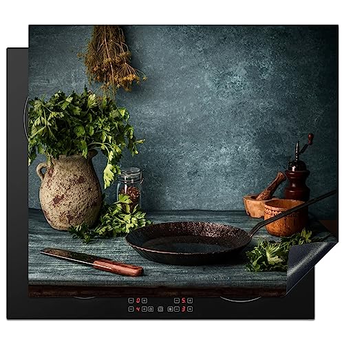 KitchenYeah© Herdabdeckplatte Einteilig Küche Kochfeld Abdeckung Ceranfeld Herdplattenabdeckung Aufrollbare Matte Kräuter - Gewürze - Pfanne - Messer - Grau - Rustikal - 59x51 cm von KitchenYeah