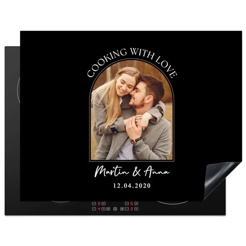 KitchenYeah© Herdabdeckplatte Personalisiert Einteilig Ceranfeld Abdeckplatte Küche Deko Ceranfeldabdeckung Anti Rutsch Matte Aufrollbar Cooking with Love - dein Foto - Bild - Namen - 51.6L x 57.6B cm von KitchenYeah