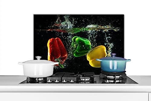 KitchenYeah© Spritzschutz Küchenrückwand Küche Deko Aluminium Platte Wandschutz Herd Spritzschutz WandverkleidungPaprika - Gemüse - Wasser - Schwarz - Rot - Grün - Gelb - 70x50 cm von KitchenYeah
