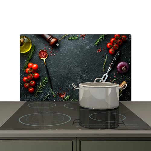 KitchenYeah© Spritzschutz Herd Küchenrückwand Vinyl 90x52 cm Küchen Zubehör Küchenwand, Herdabdeckplatten für Ceranfeld Stilleben - Kräuter - Italienisch - Gewürze von KitchenYeah