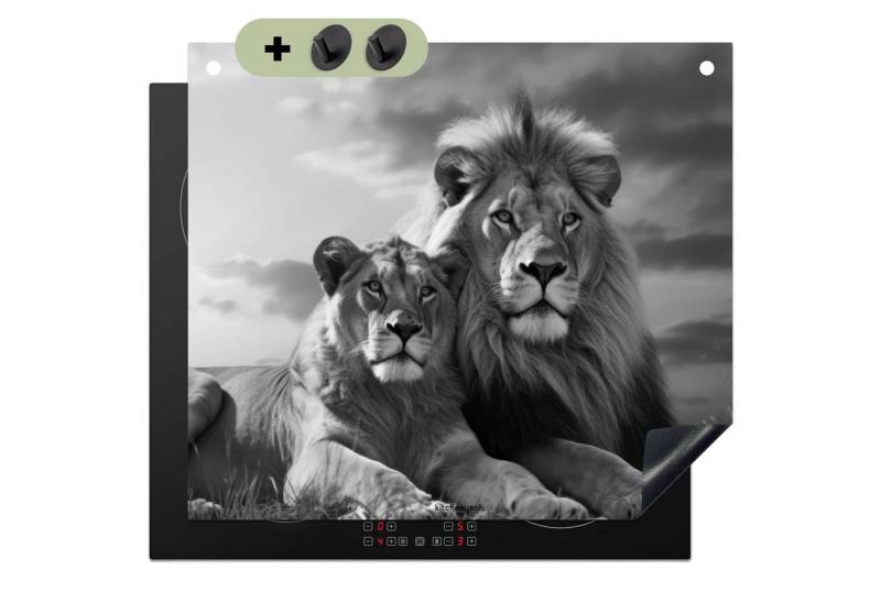 KitchenYeah Küchenrückwand Löwe - Tier - Schwarz - Weiß, (1-tlg), Küche Herdabdeckplatte Ceranfeld Vinyl Einteilig, 59x52 cm von KitchenYeah