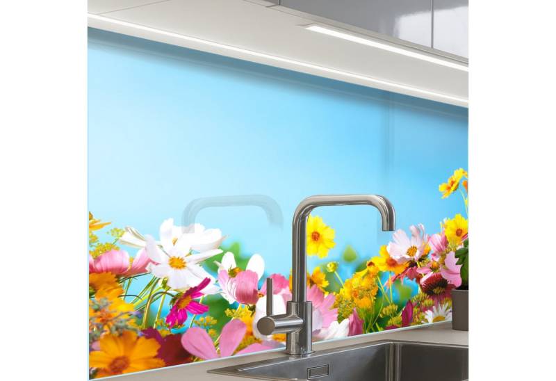 KitchenYeah Küchenrückwand selbstklebend Blumen - Bunt - Blau - Natur, (1-tlg), Spritzschutz, Küche, Rückwand, Küchenwand, Küchenfront, 80x60 cm von KitchenYeah