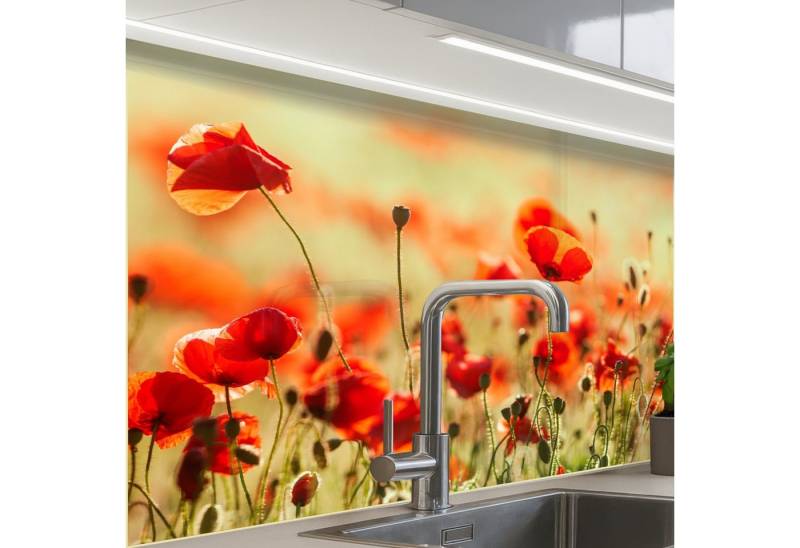 KitchenYeah Küchenrückwand selbstklebend Mohnblumen - Blumen - Rot - Blumenfeld, (1-tlg), Spritzschutz, Küche, Rückwand, Küchenwand, Küchenfront, 80x60 cm von KitchenYeah