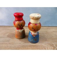 Vintage Holz Salz Und Pfefferstreuer Kitsch Kätzchen Pfeffer Töpfe Kitchenalia von KittysVintageVault