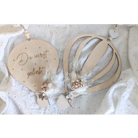 Heißluftballon I Holz Geschenk Geburt Personalisiert Wanddeko von KiwiMunkel