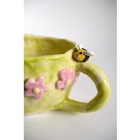 Bee Happy Mug Handgemachte Keramik Kaffeetasse Einzigartige Dekoration Küche Tasse Wohnkultur von KiwiPocaShop