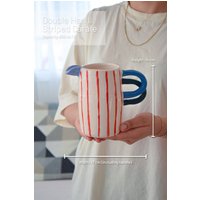 Parisien Gestreifte Karaffe Aus Keramik | Handgemachte Wasserkrug Für Ihr Zuhause & Büro Von Kiwi Poca von KiwiPocaShop