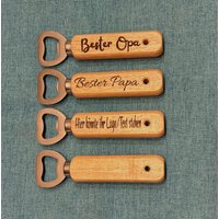 Diverse Flaschenöffner Holz Personalisiert Geschenk Hochzeit Gastgeschenk Weihnachten Bieröffner Gravur Mann Vatertag Papa Opa Geburtstag von KlaSaKreativ