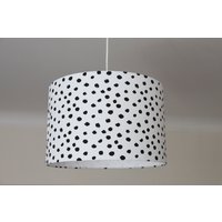 Lampenschirm Kinderzimmer, Deckenleuchte Schwarz Weiß, Hängelampe Kinder, Deko Baby Zimmer, Lampe Babyzimmer Lampenschirm Kinderzimmer, Deckenleuchte Schwarz Weiß, Hängelampe Kinder, Deko Baby Zimmer, Lampe Babyzimmer von KlabauterLampen