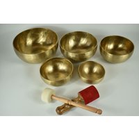 Klangschalen 5Er Set 4, 0 Kg Matt - Oberkörper Klangmassage Sound Healing Therapie Handarbeit Nepal Klangmassage, Chakra Heilung Singing Bowl von Klangkunst
