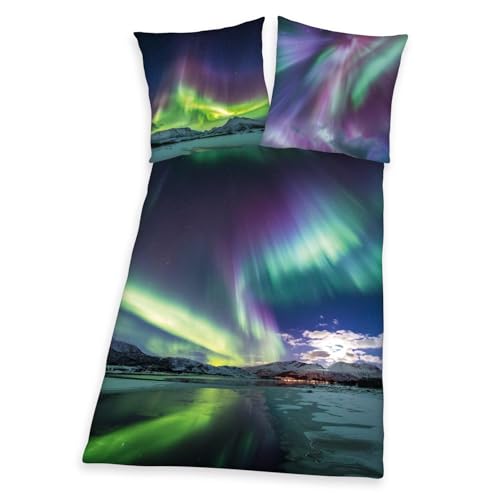 Herding Young Collection Bettwäsche-Set, Polarlichter-Wendemotiv, Kopfkissenbezug 80 x 80 cm, Bettbezug 135 x 200 cm, Mit leichtläufigem Reißverschluss, Baumwolle/Renforcé Herding Young Collection Bettwäsche-Set, Polarlichter-Wendemotiv, Kopfkissenbezug 80 x 80 cm, Bettbezug 135 x 200 cm, Mit leichtläufigem Reißverschluss, Baumwolle/Renforcé von Herding