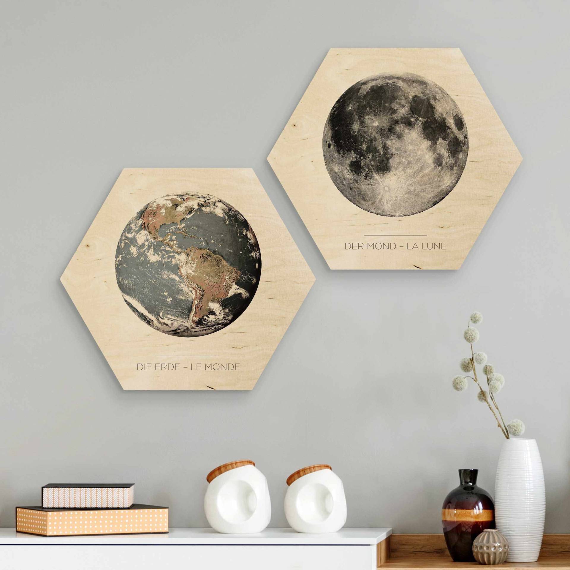 2-teiliges Hexagon-Holzbild Mond und Erde von Klebefieber