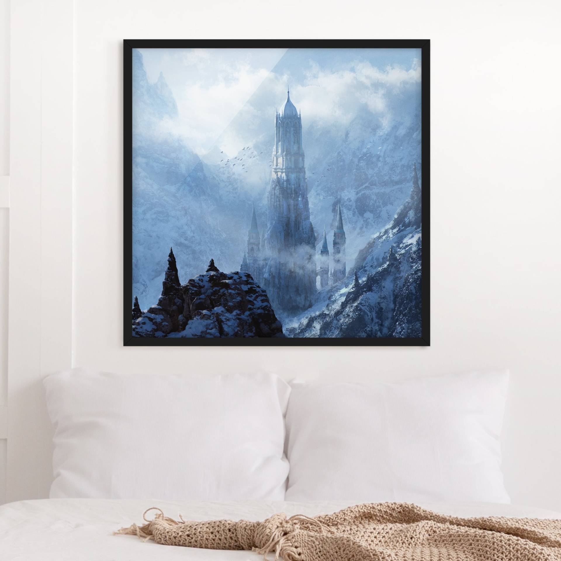 Bild mit Rahmen Phantastisches Schloss im Schnee von Klebefieber