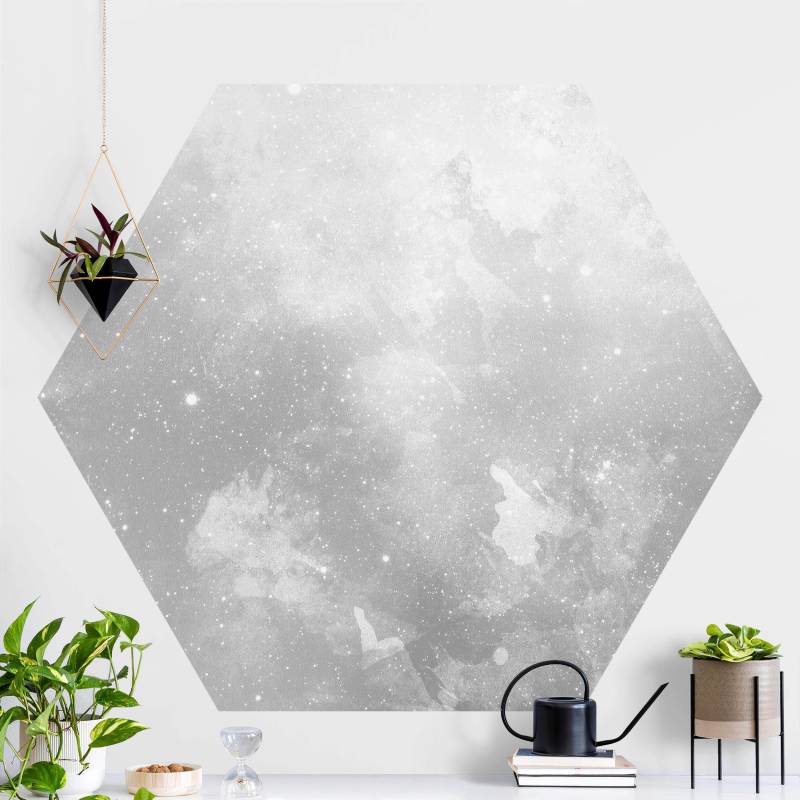Hexagon Mustertapete selbstklebend Aquarellstruktur Graue Galaxie von Klebefieber