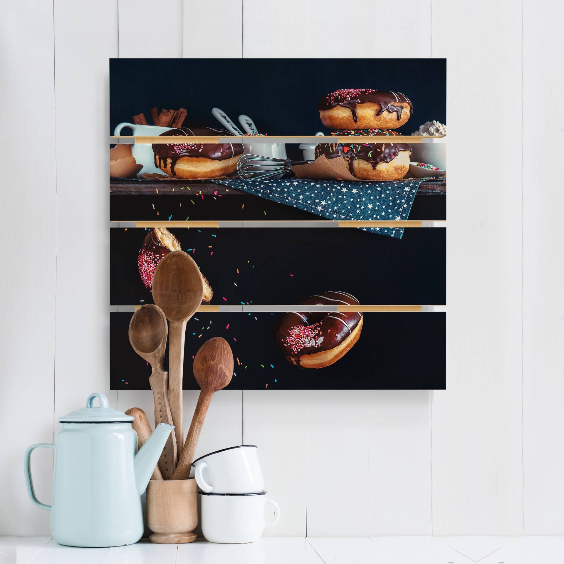 Holzbild Plankenoptik Donuts vom Küchenregal von Klebefieber