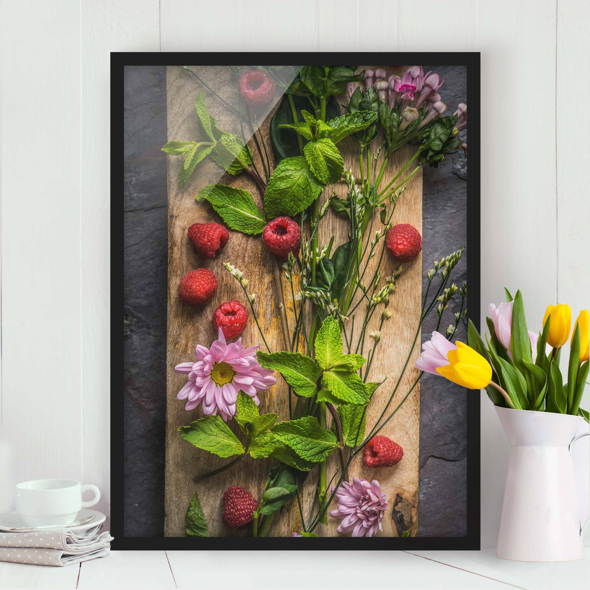 Küchenbild mit Rahmen Blumen Himbeeren Minze von Klebefieber