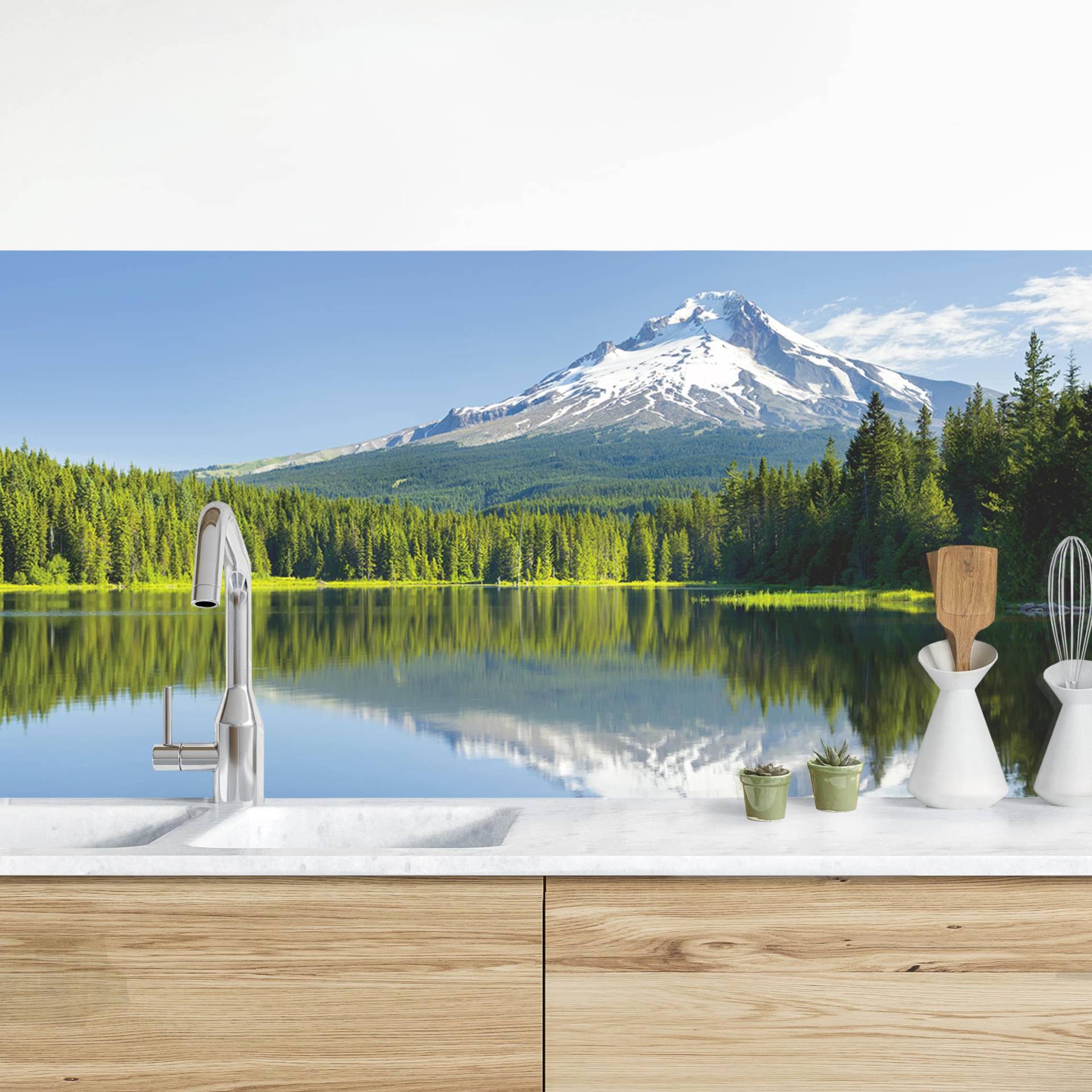 Küchenrückwand Natur & Landschaft Vulkan mit Wasserspiegelung von Klebefieber