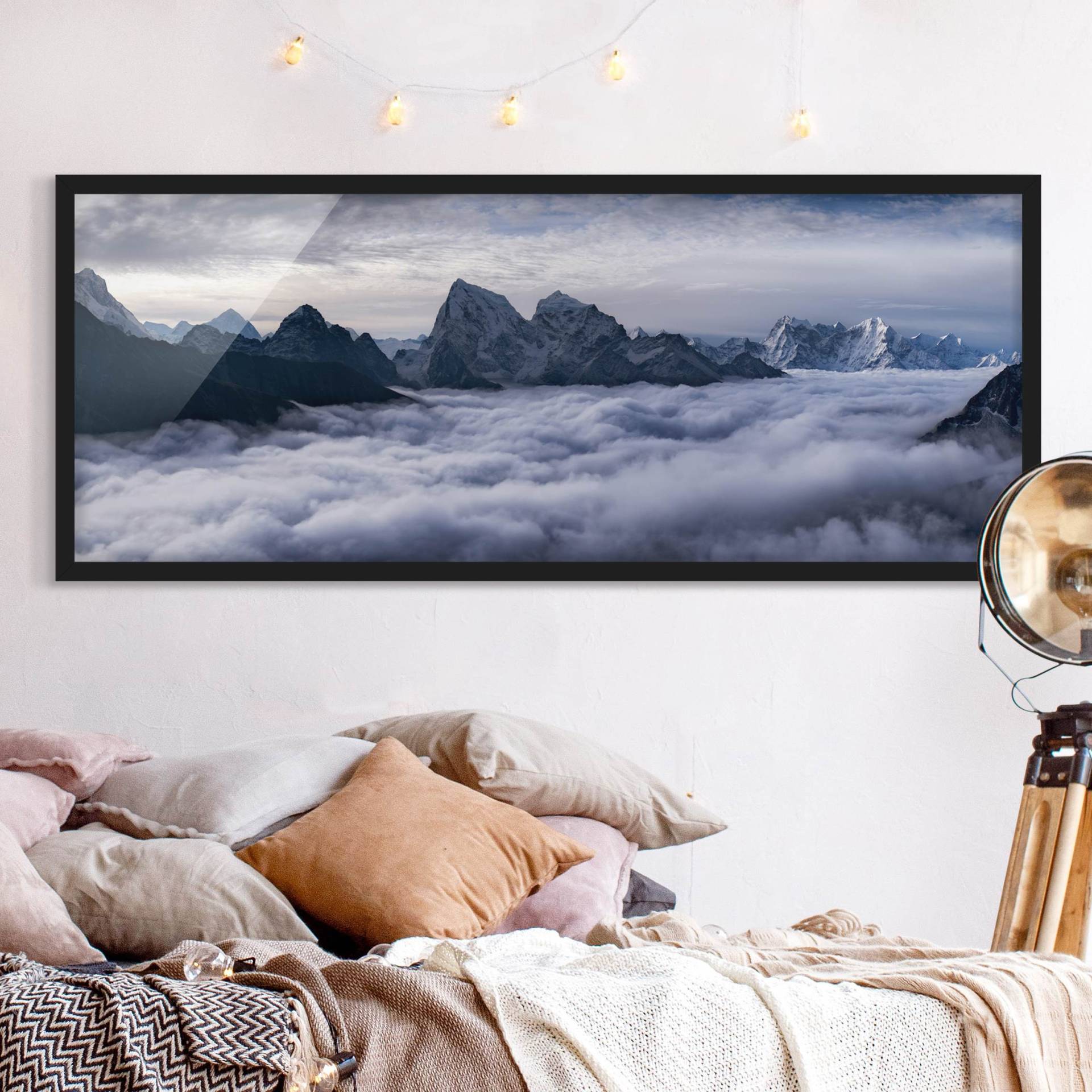 Natur & Landschaft Bild mit Rahmen Wolkenmeer im Himalaya von Klebefieber