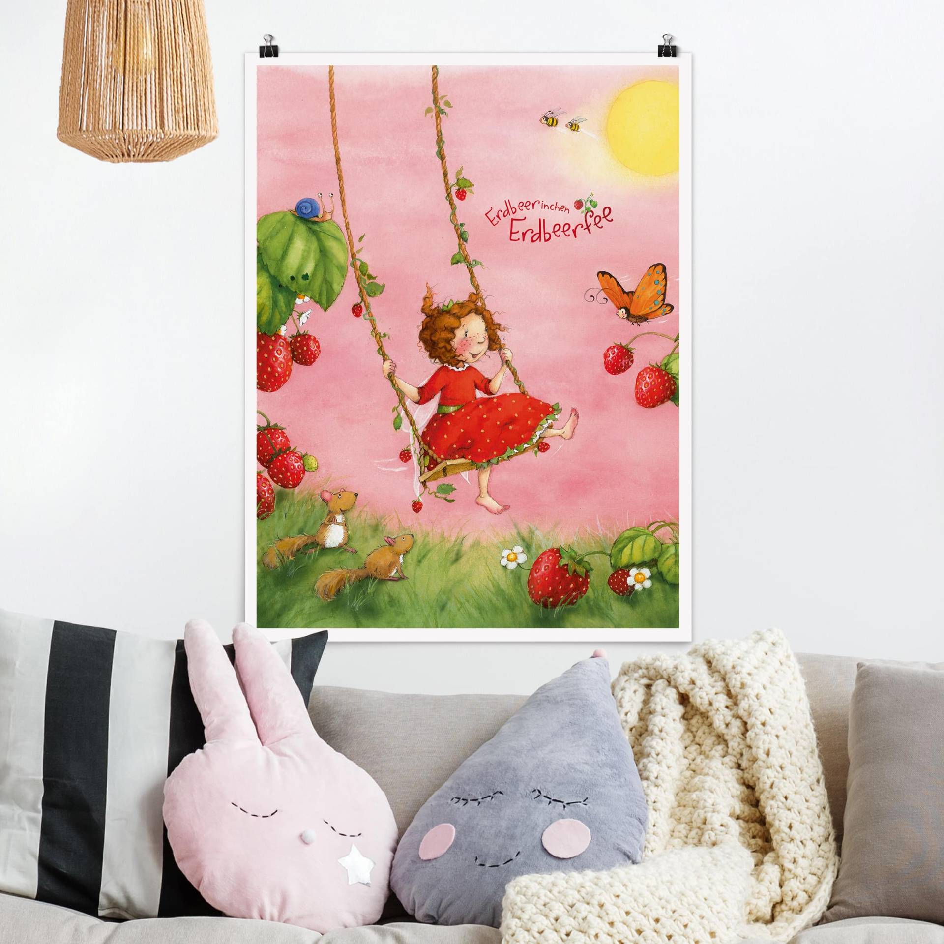 Poster Kinderzimmer Erdbeerinchen Erdbeerfee - Baumschaukel von Klebefieber