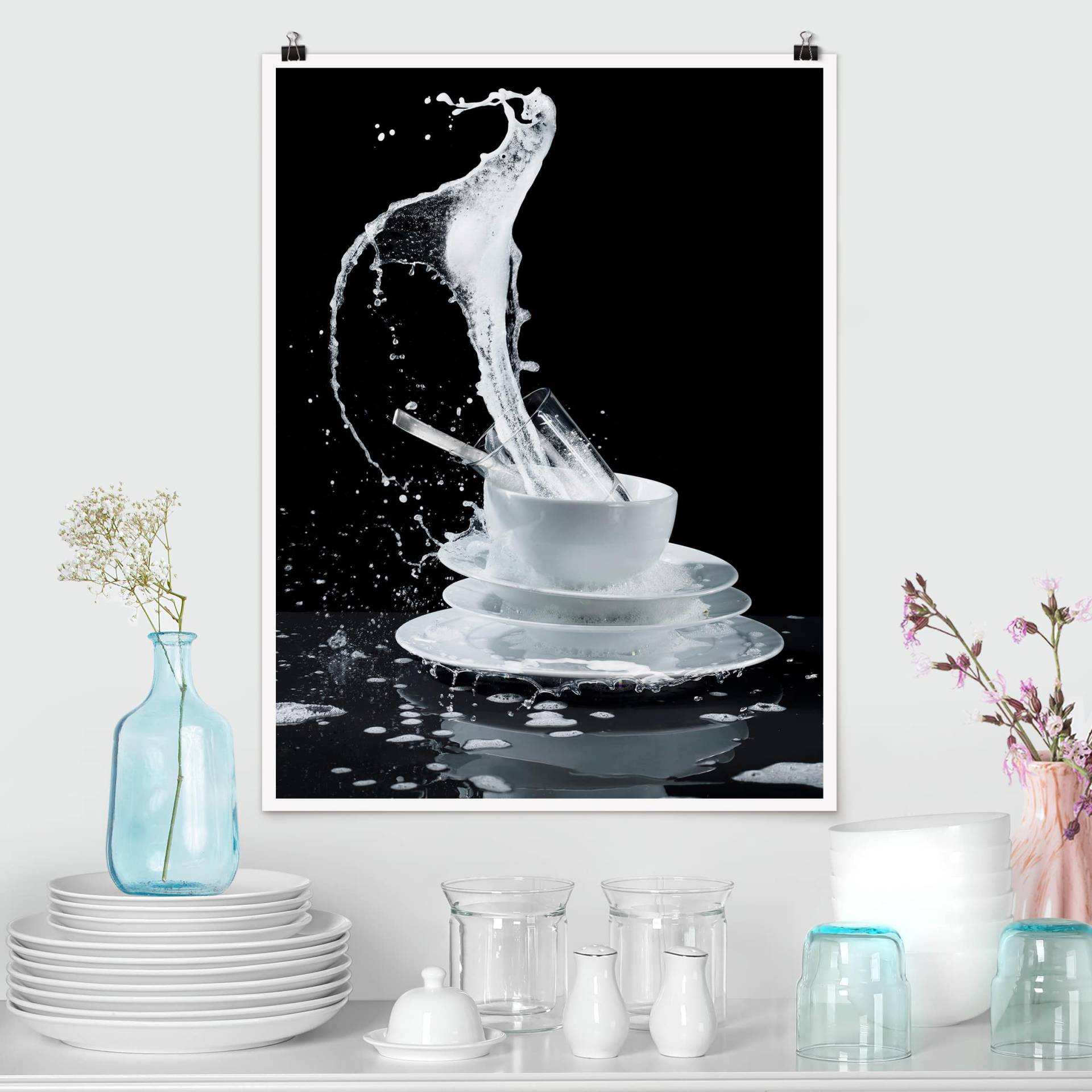 Poster Küche Geschirr mit Spülmittel-Splash von Klebefieber