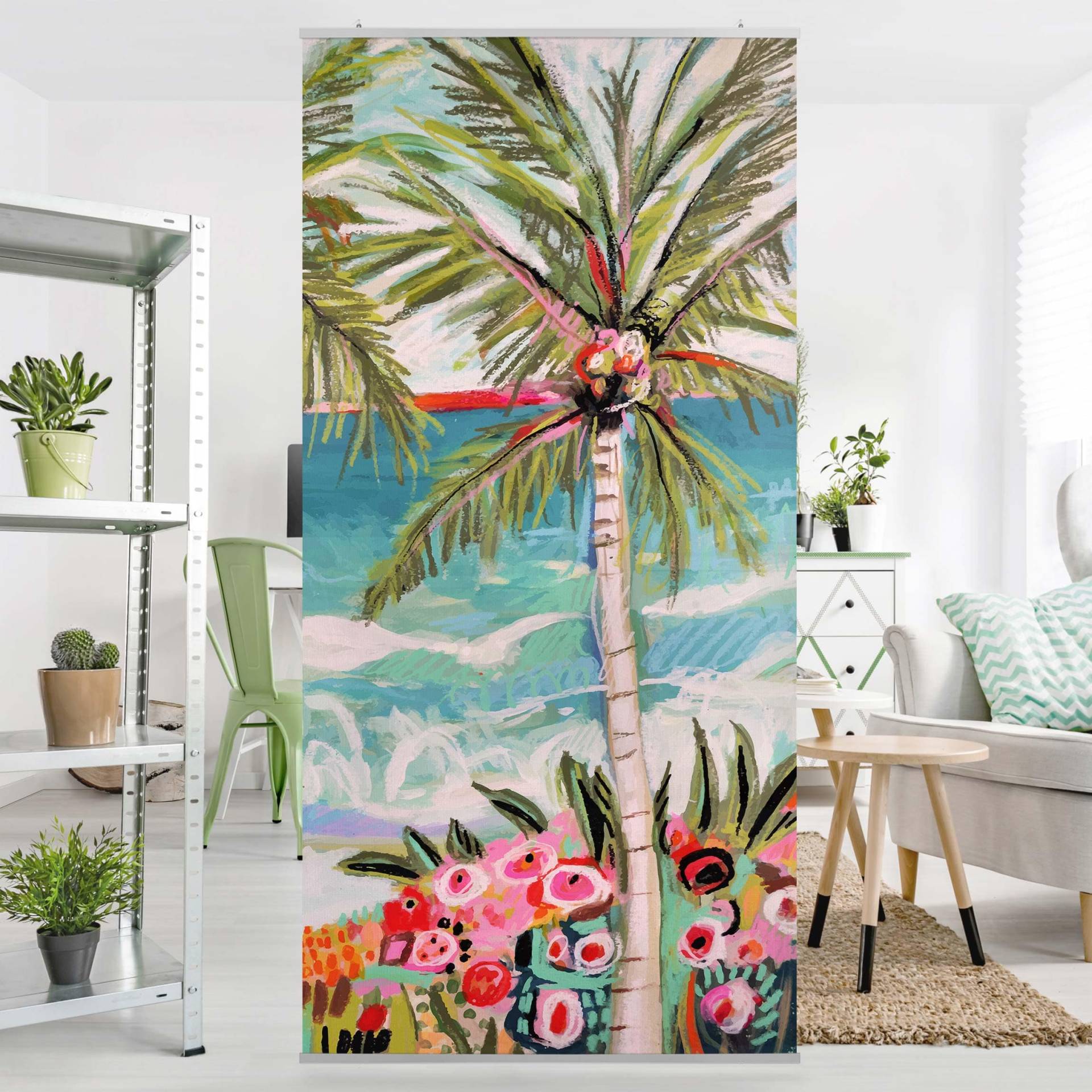 Raumteiler Palme mit pinken Blumen II von Klebefieber