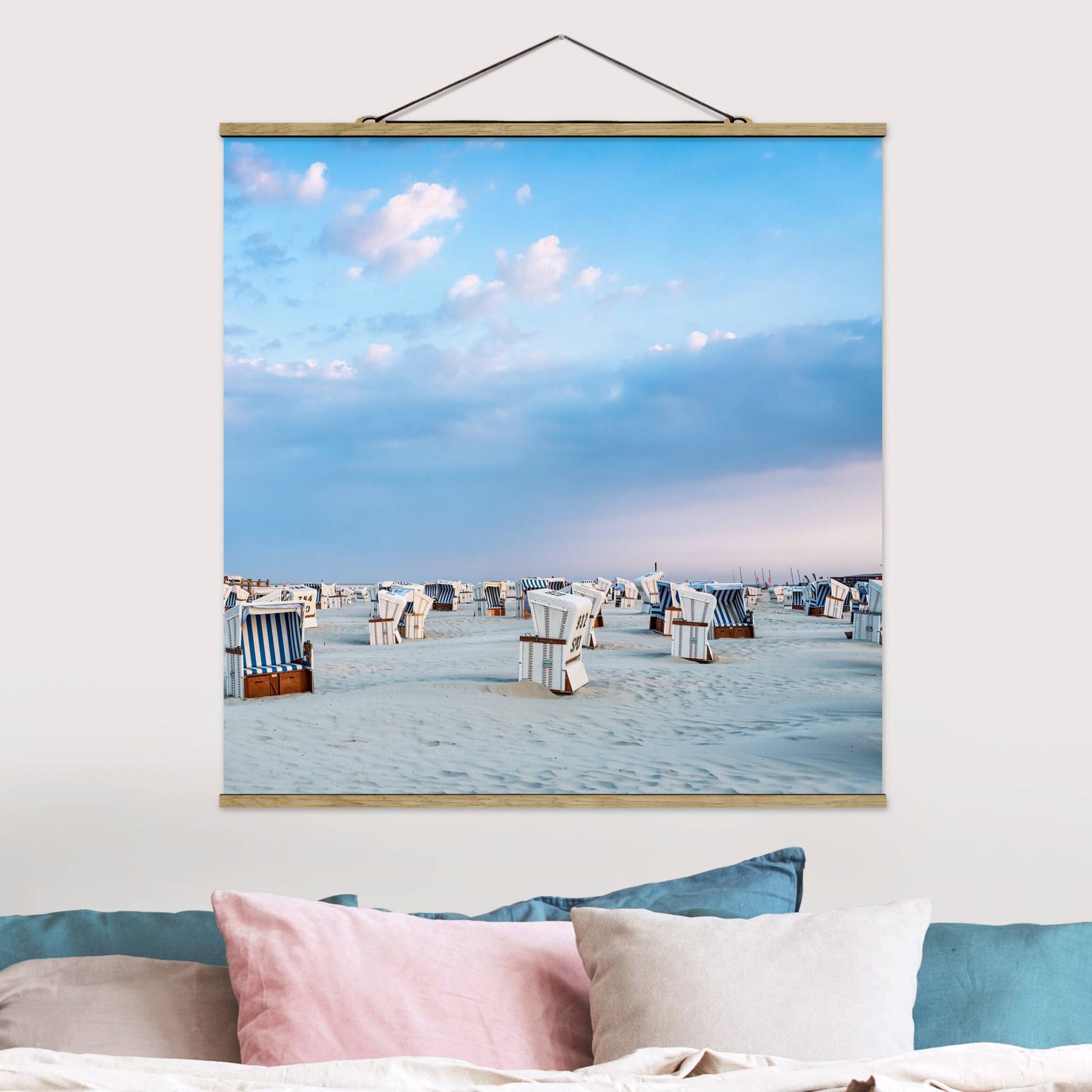 Stoffbild mit Posterleisten Strandkörbe an der Nordsee von Klebefieber