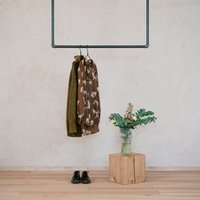 Kleiderstange Industriell Schwarz - Deckenmontiert Aufbaufertige Lieferung Kleiderstange Industriell Schwarz - Deckenmontiert Aufbaufertige Lieferung von KleidereisenGbR