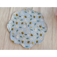 Deckchen Bienen Tischdecke Untersetzer Genäht Imker Honig Blume Rund Garten Natur Geschenk Tisch Tischset Kleineseligkeiten Blau Wespen von KleineSeligkeiten