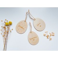 Personalisierte Osteranhaenger Mit Namen Aus Holz, Osteranhänger Gravur in Eiform Und Hasenform, Namensschild Als Individuelle Osterdeko von KleineWunderstube