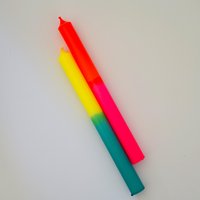 Offlinelicht | 2Er Set Stabkerzen Bunte Kerzen Neongelb_Türkis, Neonorange_Neonpink von KleinefeteShop