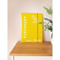 Personalisierbare Postmappe Gelb Hausaufgabe Oder Sammelmappe in A4 Karton - Mit Wunschtext Und Wunschmotiv von KleinstigkeitenDE