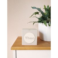 Elegante Hellgraue Spardose Mit Wechselbutton - Personalisiertes Geschenk Für Kinder Elegante Hellgraue Spardose Mit Wechselbutton - Personalisiertes Geschenk Für Kinder von KleinstigkeitenDE