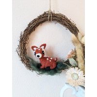 Zuckersüßer Türkranz Mit Rehkitz Reh Handgearbeitet Aus Filzwolle Und Einem Naturkranz 25 cm Gefilzte Deko Türdekoration von KleinstigkeitenDE