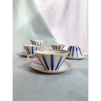 Blue Stripes Upcycled Teetassen Handbemalte Streifen Pinselstriche von KlipKlapStudio