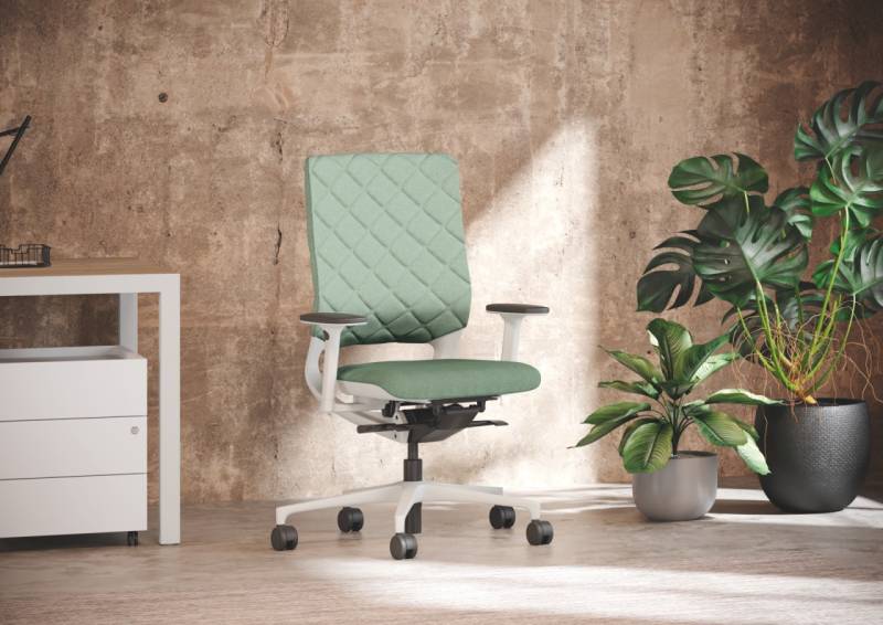 Mera Diamond Büro-Drehstuhl mit hoher Rückenlehne und moderner Diamant-Steppung - Aktionsmodell von Klöber