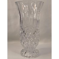 Schwere Große 27 cm Bleikristall Vase Mit Schliff Und Fuß Trichterform von KlunkerimBunker