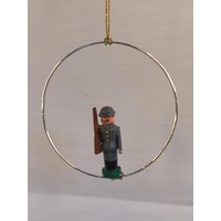 Soldat Oder Jäger Im Ring Baumschmuck Christbaumschmuck Ornament Für Den Tannenbaum von KlunkerimBunker