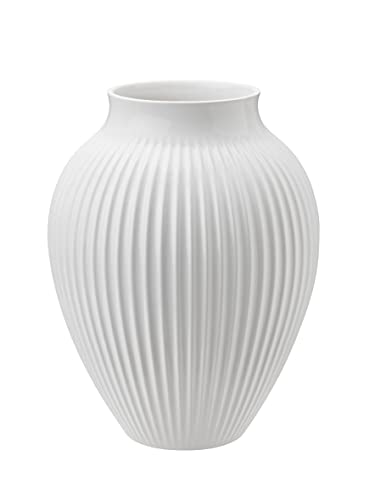 Knabstrup Keramik | Gerillte Vase | Geformt mit Lehm und Leidenschaft | Elegante und Klassische Form seit 1897 | Modern Anmutend | Weiß | 20 cm von Knabstrup