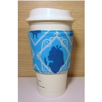 Alice Im Wunderland Silhouette Blau Stoff Wiederverwendbare Kaffee Gemütliche Ärmel von KnitsbyKatryna