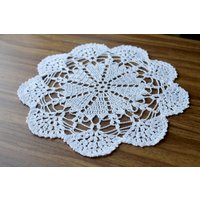 Durchbrochene Deckchen, Gehäkelte Handgemachte Weißes Gestrickte Mutter Geschenk von KnittingWithSoul