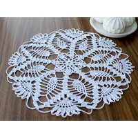 Weißes Gestricktes Spitzendeckchen, Handgehäkeltes Handgemachtes Deckchen von KnittingWithSoul