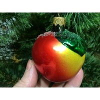 Weihnachtsbaumspielzeug, Weihnachtsdekoration, Glas, Weihnachtsschmuck, Apfel, Rot, Obst, Geschenk, Sammlung, Charakter, Flora von Knittingfashionstyle