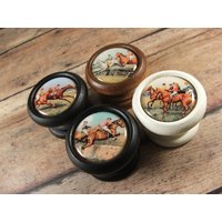 Reiter Steeplechase Holz Schrankknopf, Pferderennen Dekor von KnobTreasures