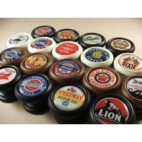 Vintage Automobile Logo Schrankknopf, Ahornholz, Gas & Öl Dekor Vintage Automobile Logo Schrankknopf, Ahornholz, Gas & Öl Dekor von KnobTreasures