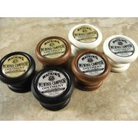 Watkins Ointment Schrankknopf, Vintage Reproduktion Zinn Design Watkins Ointment Schrankknopf, Vintage Reproduktion Zinn Design von KnobTreasures