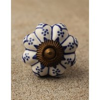 Blauer Keramik Schrank Knauf Weißer Möbel Knauf Blauer Keramik Schrank Knauf Weißer Möbel Knauf von Knobco