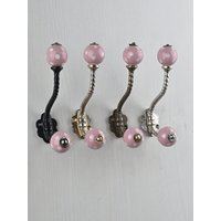 Handgefertigte Keramik Wandhaken Blau Mit Rosa Tupfen | Dekorative Metall Möbel & Bad Kleiderbügel Rustikale Wohnaccessoires Handgefertigte Keramik Wandhaken Blau Mit Rosa Tupfen | Dekorative Metall Möbel & Bad Kleiderbügel Rustikale Wohnaccessoires von Knobco