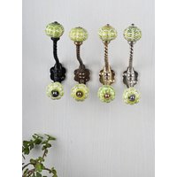 Lime Green Dekorative Handgemachte Keramik Wandhaken |Vintage |Metallwandhaken |Möbelbeschläge | Badehaken von Knobco