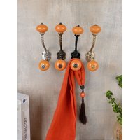 Orange Dekorative Handgemachte Glas Wandhaken |Vintage | Kleiderhaken |Metall |Möbelbeschläge Badehaken von Knobco